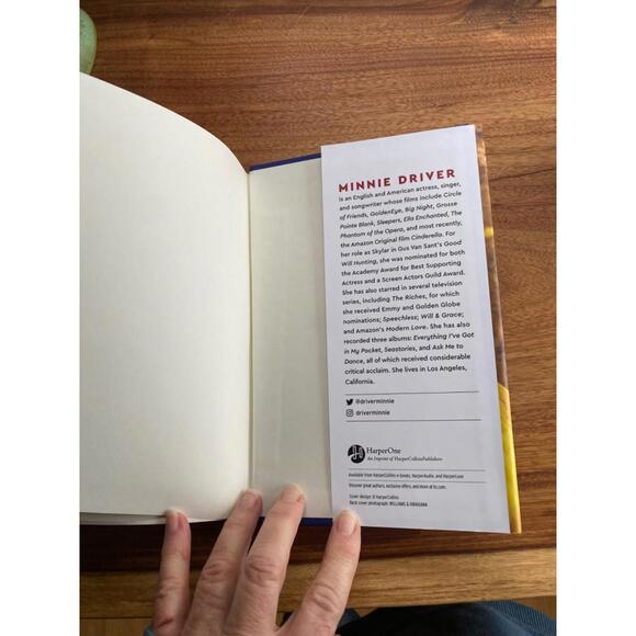 MINNIE DRIVER Actress AUTOGRAPHED "Managing Expectations" NEW SIGNED BOOK 1st Ed - Picture 6 of 9